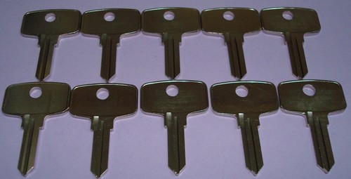 10 New Uncut Snap-On Tool Box Key Blank Ilco 1527 Set of 10 Keys - Picture 2 of 2