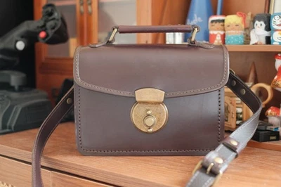 Vintage Beara Beara Manju Caramel Leather Handbag – Top Handle & Shoulder Strap - Image 1 of 4