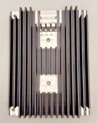 Extruded Aluminum Heat Sink Heavy Duty 9'' CNC Audio Amplifier Cooling Fin Block