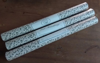Vintage Laura Ashley Tapete. Wilde Clematis. Creme & Dunkelgrün. 3 Rollen. Sehr guter Zustand.