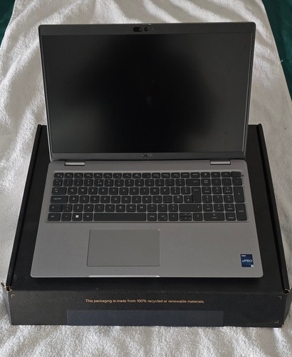 Ordinateur portable Dell Latitude 5540 i7-1365U 15" FHD 16 Go 512 Go IR CAM/MIC FPR, SCR & CV3