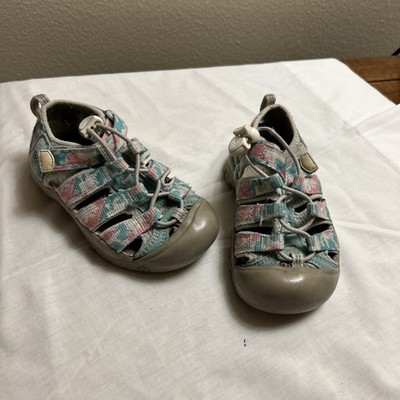 KEEN Olive/Pink/White Camo Newport H2 Waterproof Hiking Sandals. Youth Size 9