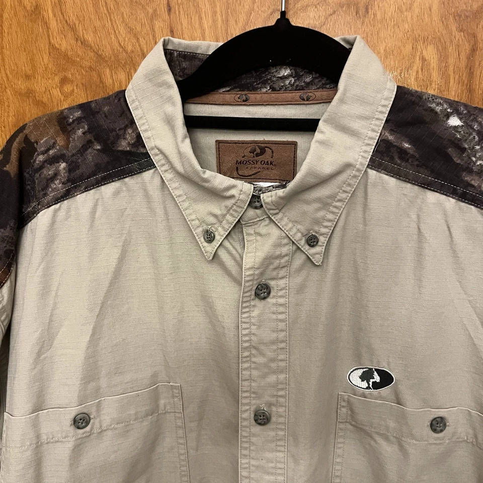 Mossy Oak Beige and Camo Men’s Button Down Shirt Size XL Hunting Casual Long Sl - Image 4 of 4