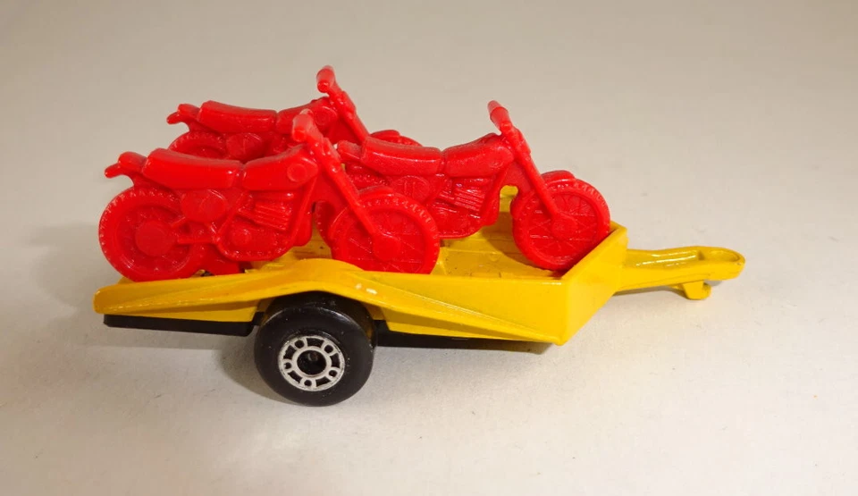 Matchbox Two-Pack 21 & 31 Motorcycle Trailer gelb rote Bikes top - Bild 3 von 4