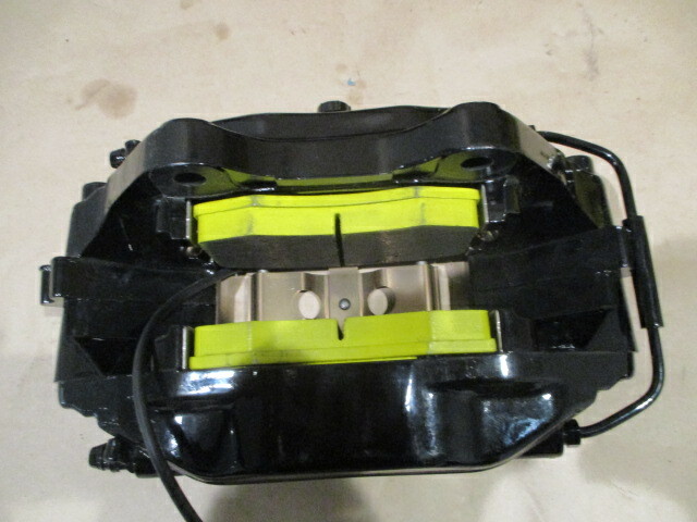 Ferrari 456 RH Front Brake Caliper / Brake Pads - NEW # 169850     