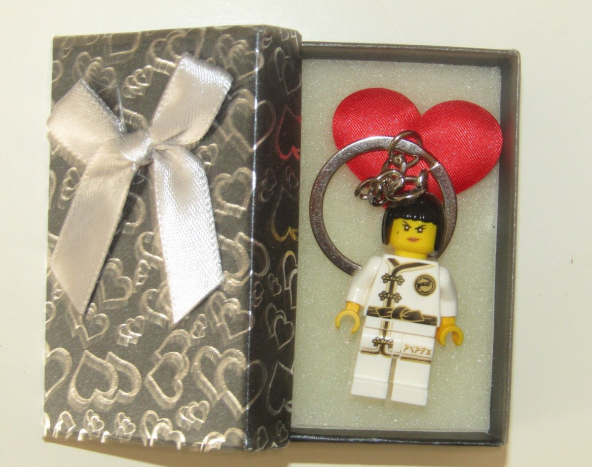 Lego Nya Ninja Ninjago Keychain & lovely present box - 51 | eBay