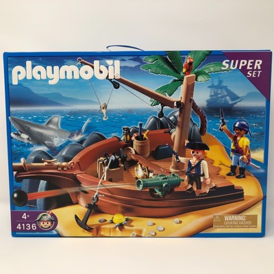 NIB Playmobil #4136 Pirate Island Super Set Shipwrecked Ship Shark Cannon Gold 