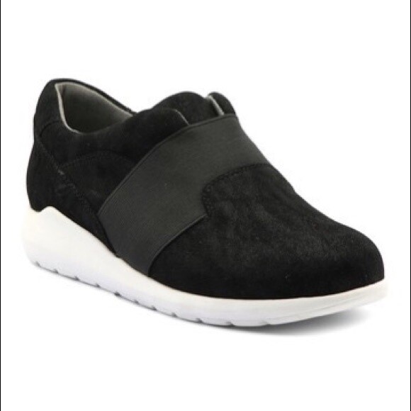 Women's Mootsies Tootsies Wander Gore Black Strap Sport Shoe