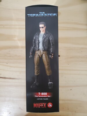 MAFEX 176 T-800 ターミネーター フィギュア Amazon.com: Medicom Terminator: T-800 MAFEX Action Figure