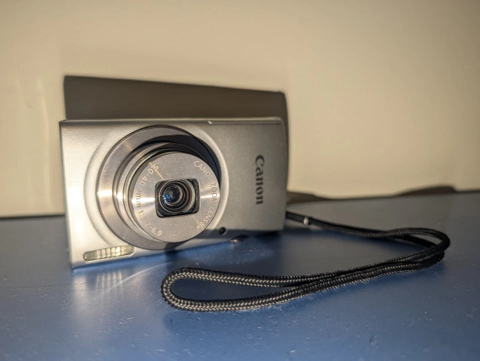 Canon Ixus 175 Vintage Silver Digicam - READ DESC - 20MP 8x Zoom - Leather Carry - Immagine 2 di 4