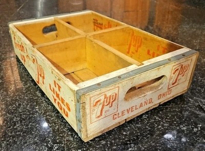 Fresh Up With 7up Cleveland Wooden Case August 1952 Ohio, Standard Box Co. 