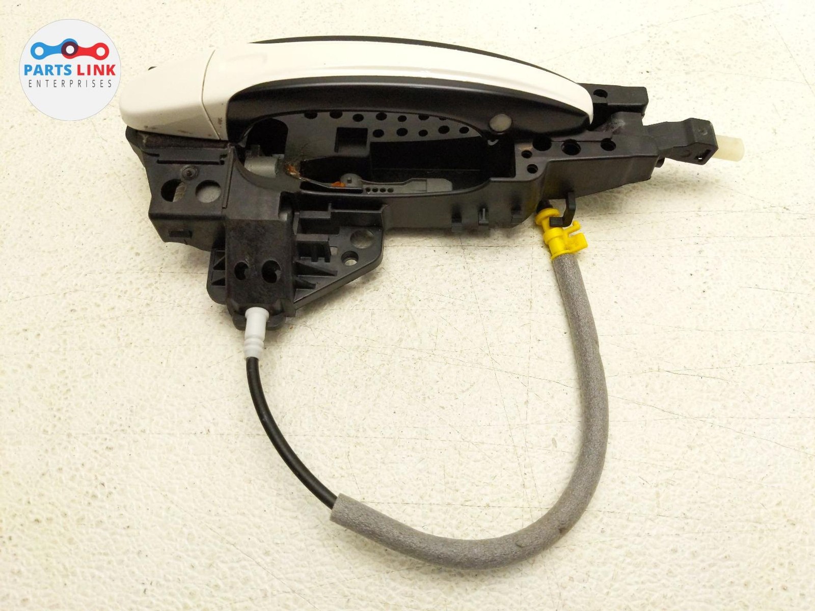 16-20 BENTLEY BENTAYGA FRONT RIGHT DOOR HANDLE OUTER GRAB GRIP OPENER WHITE 636