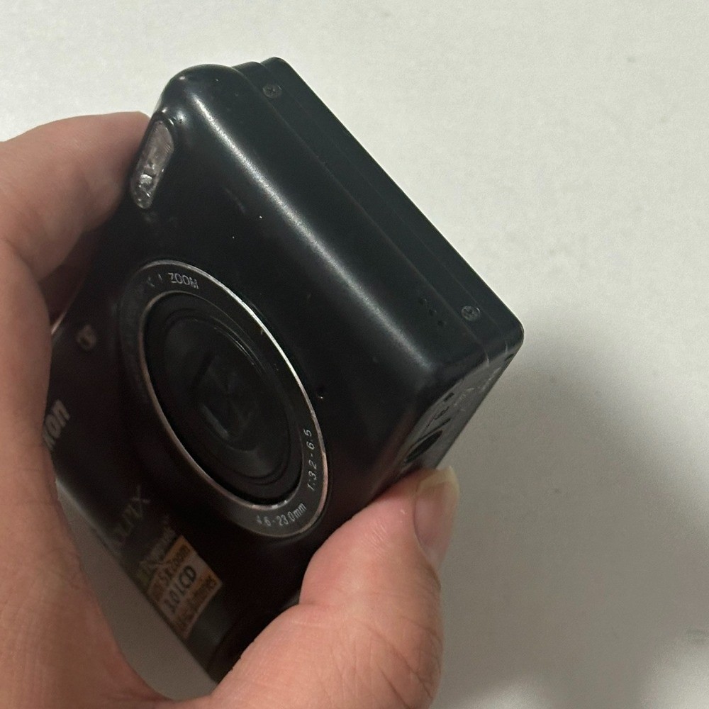 Nikon COOLPIX L30 Digital Camera Black 20.1MP 5× Optical Zoom Date