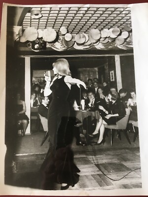 'MANDY RICE-DAVIS' VINTAGE 8 X 10 ORIGINAL PRESS PHOTO 1963 'PROFUMO AFFAIR'