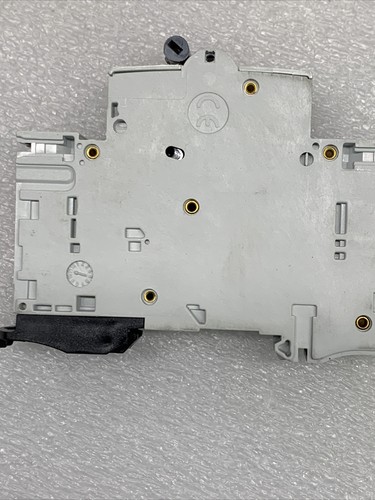 Disyuntores PHOENIX CONTACT 0902030 TMC 61C 3A 277 voltios 10 kaic NUEVO - Imagen 4 de 5