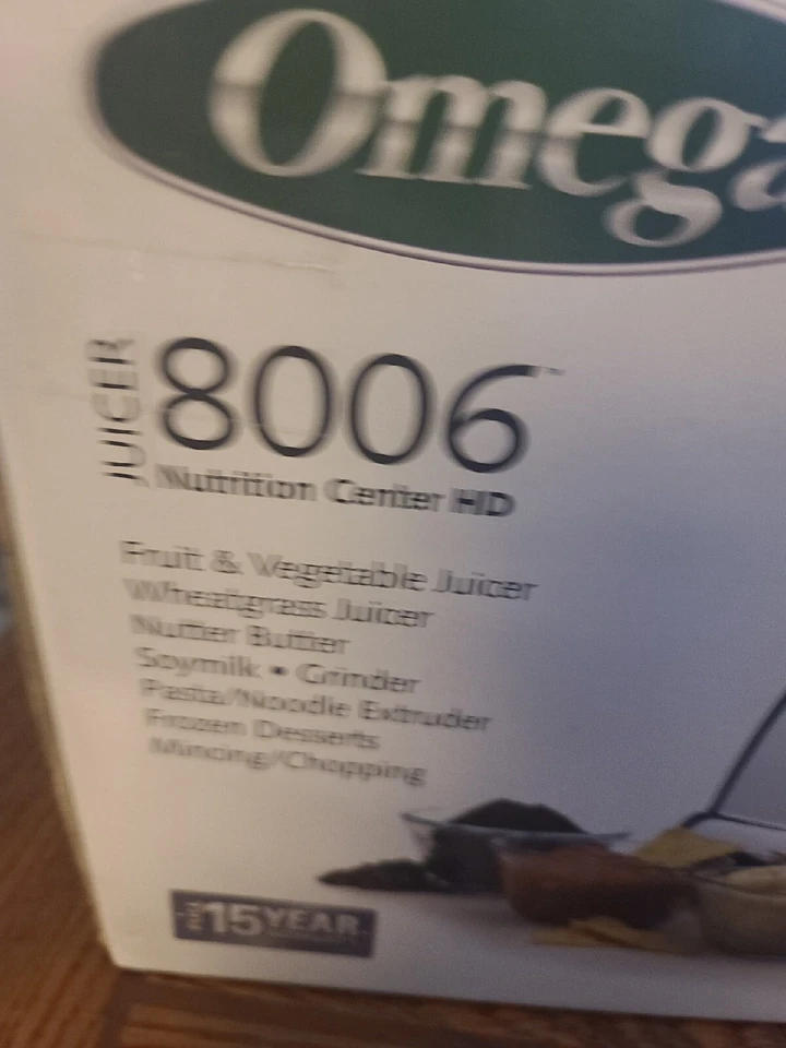 Exprimidor de masticación Omega J8006HDS Nutrition Center silencioso de doble etapa de velocidad lenta Foto 3 de 4