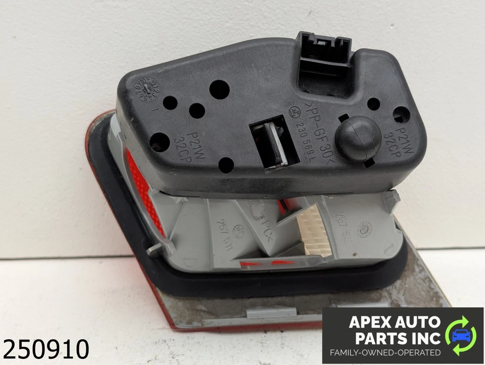 OEM 1999-2001 BMW 328Ci 2.8L Rear Trunk Lid Left Driver Side Inner Tail Light - Image 4 of 4