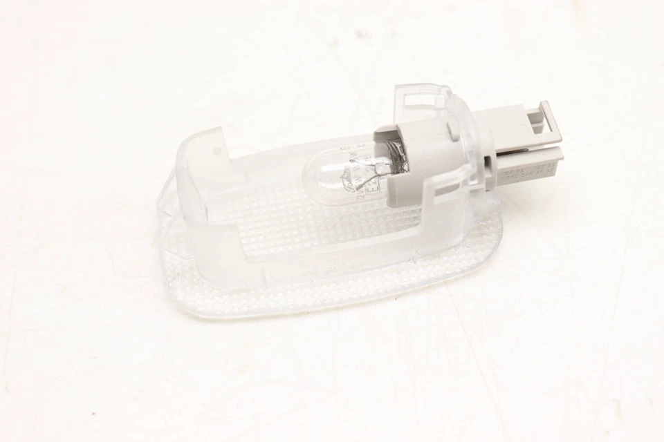 Mercedes-Benz B250 2013-2019 - Luz interior 2218200401 Foto 2 de 4