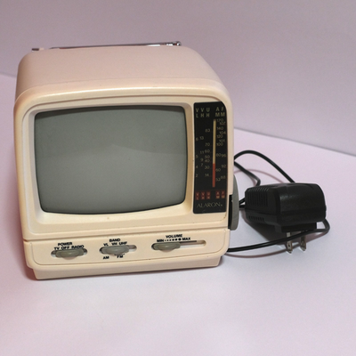 #ad VTG Alaron 5quot; Portable Bamp;W Mini TV TV 630 RWA Am FM Radio Tested amp; Works $49.99