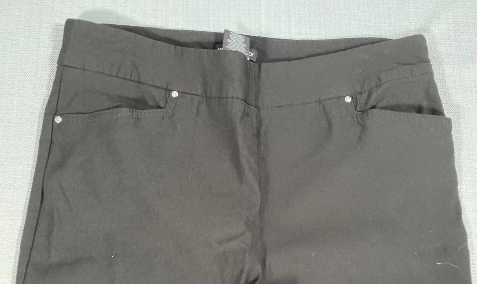 Pantalones Hilary Radley para mujer grandes negros lisos ajustados tiro medio bolsillo sintético Foto 2 de 4