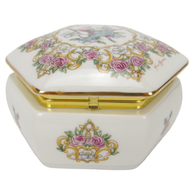 Heritage House Fine Porcelain Music Box Love Me Tender LE 1992 - GC