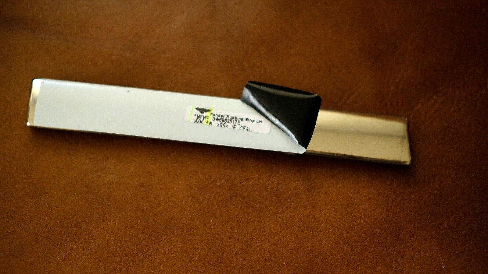 BENTLEY Trim Strip for Fender  LH Genuine OEM part