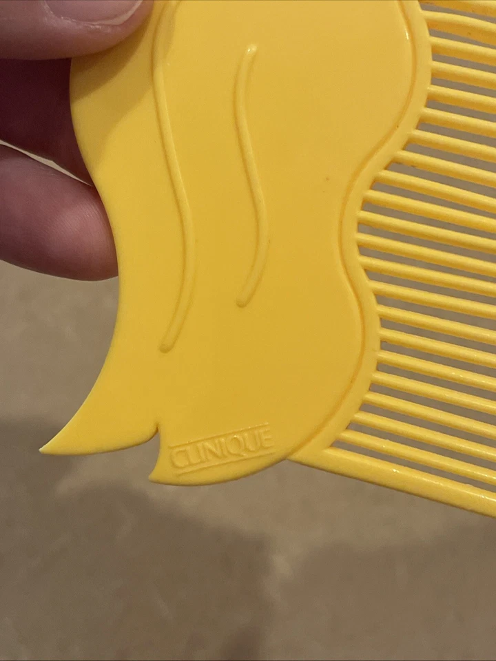 Vintage Clinique Comb Yellow DUCK - Fine Tooth Detangling Rare Hard To Find Bird - Image 3 of 4