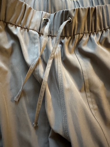 Old Navy Stretchtech Women’s Med. Petite Khaki Color Cropped 23” Inseam 28” W - Picture 7 of 7