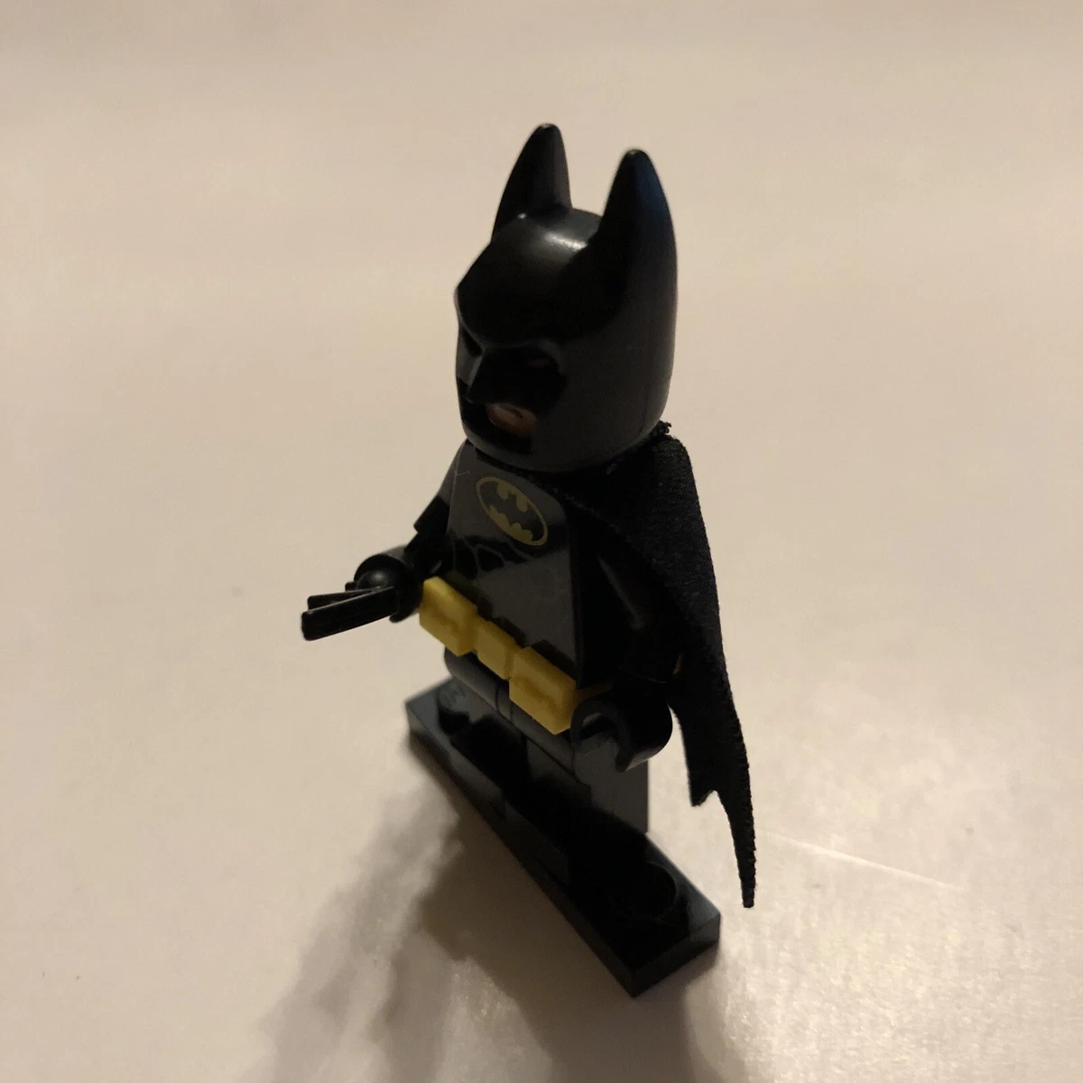 LEGO Super Heroes DC Universe Black Batman Minifigure with Batarang (Traditional Head)