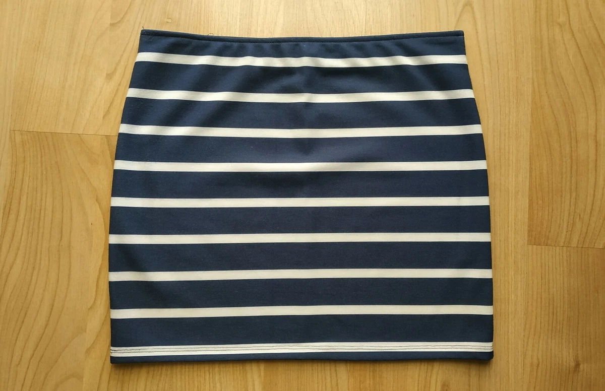 Mini Falda Bershka.Talla M