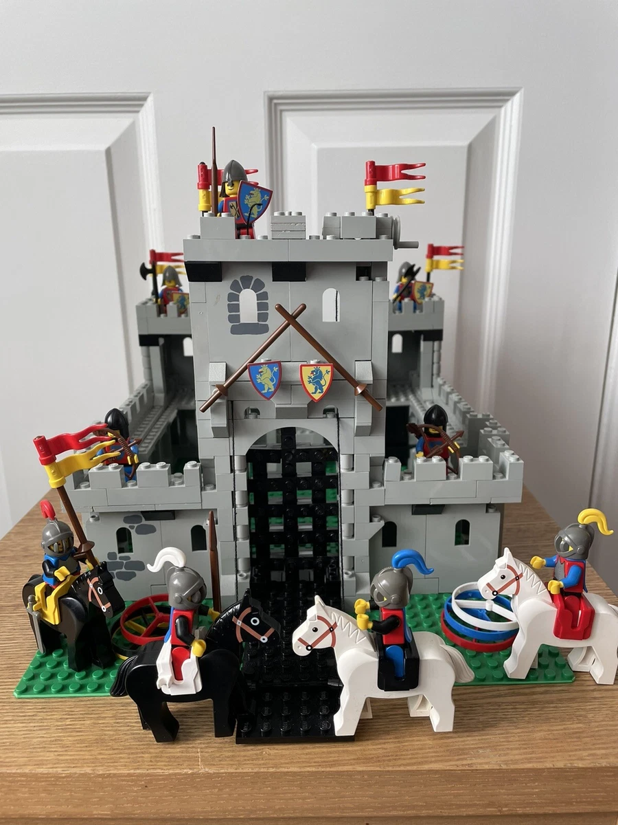 Vintage Lego 6080 Lion Knights Kings Castle 1984 Box and manual See Description