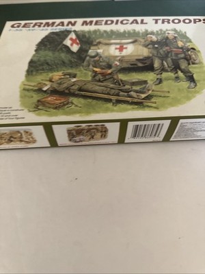 Dragon 6074 German Medical Troops 1:35 Scale Model Kit 1/35 Series