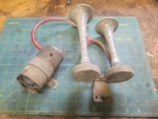 Vintage FIAMM Car Air Horns With Pump