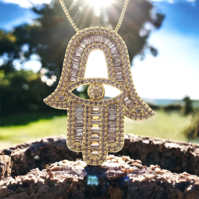 18K Oro Amarillo Sobre Diamante Hamsa Mano Colgante Con 24" Cadena Para Hombre