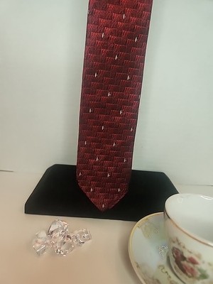 Men's Neck Tie Red And White Geometric Designs 