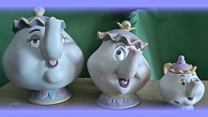 Disney Beauty & the Beast Mrs. Potts Hard Plastic Coin Banks w/ Plugs