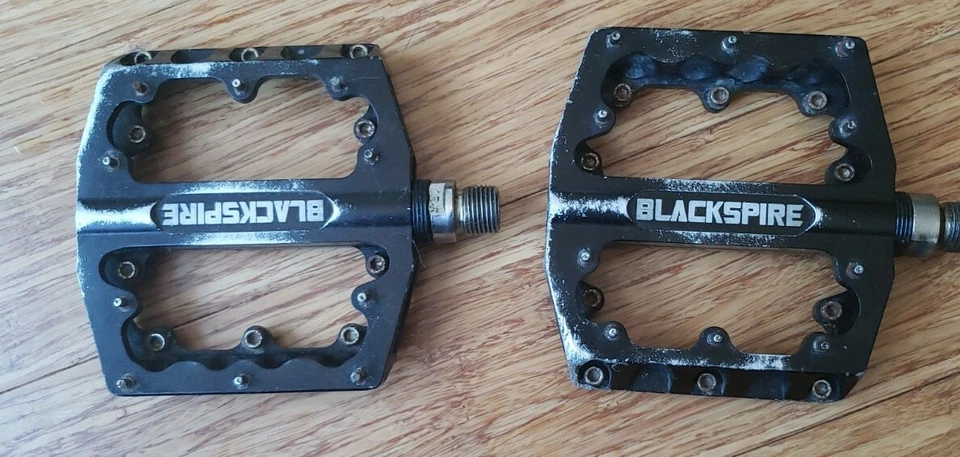 BLACKSPIRE Sub 四平台踏板黑色需要维修  — 第 2/4 张图片