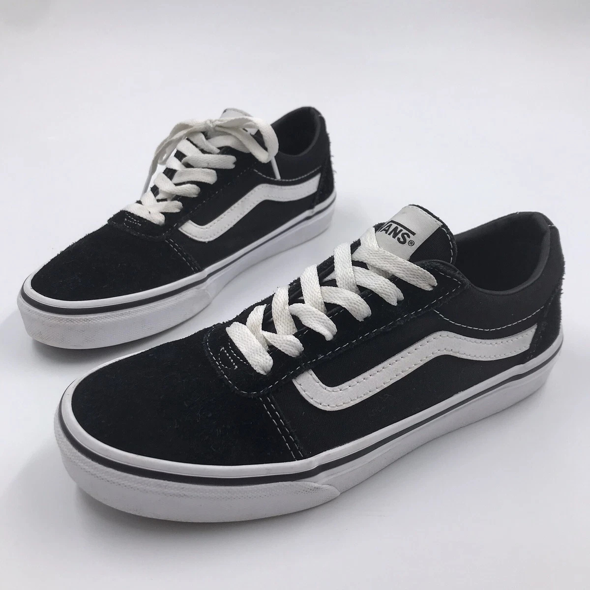 Amazon.com | Vans Unisex Authentic Black/Black Sneaker - 13 | Skateboarding