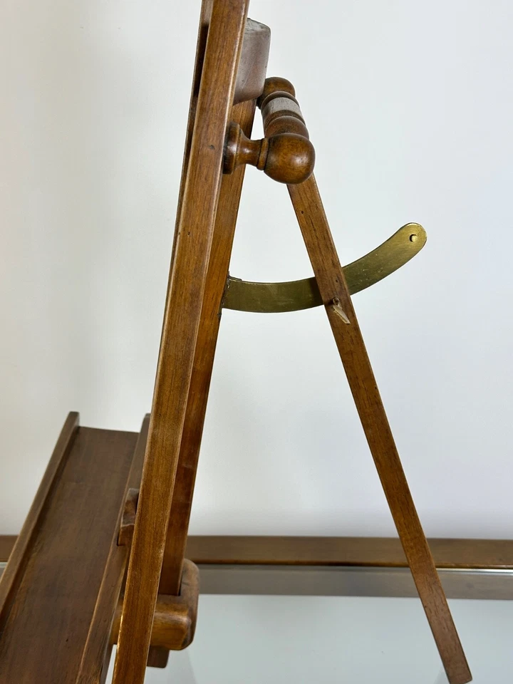 Chevalet en noyer a décor col de cygne - Photo 4/4