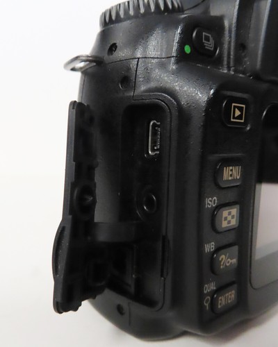 Nikon D50 Body 6.1MP Black DSLR Camera for REPAIR /PARTS - Picture 11 of 12