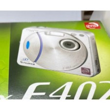 FUJIFILM FinePix F402 Compact Digital Camera Silver w/ Box Manual CD Japan Retro