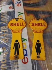 SHELL MOTOR OIL PORCELAIN SERVICE STATION RESTROOM KEY FOBS VINTAGE NICE KEYS 