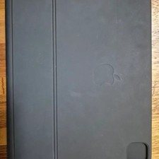 iPad 11-inch Magic Keyboard Official