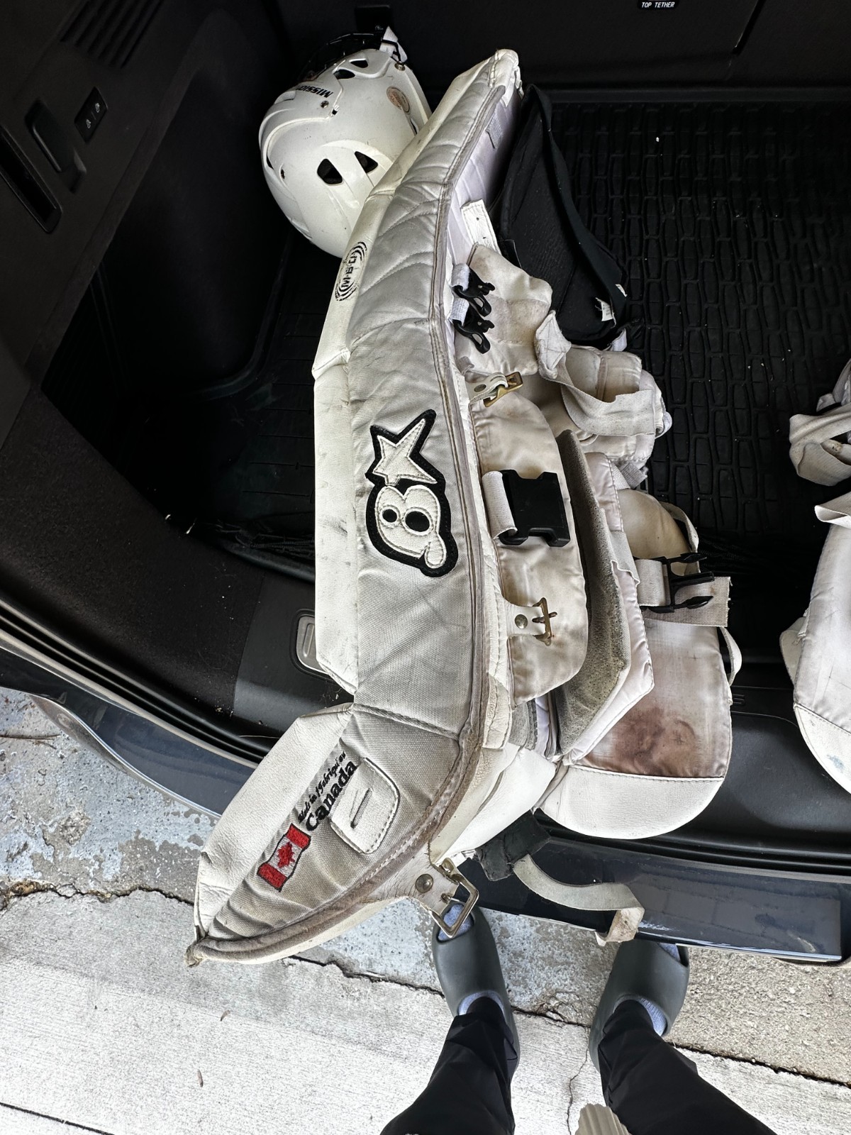 Brian's Zero G Senior White Adjustable Straps Ice Hockey Goalie Leg Pad Set