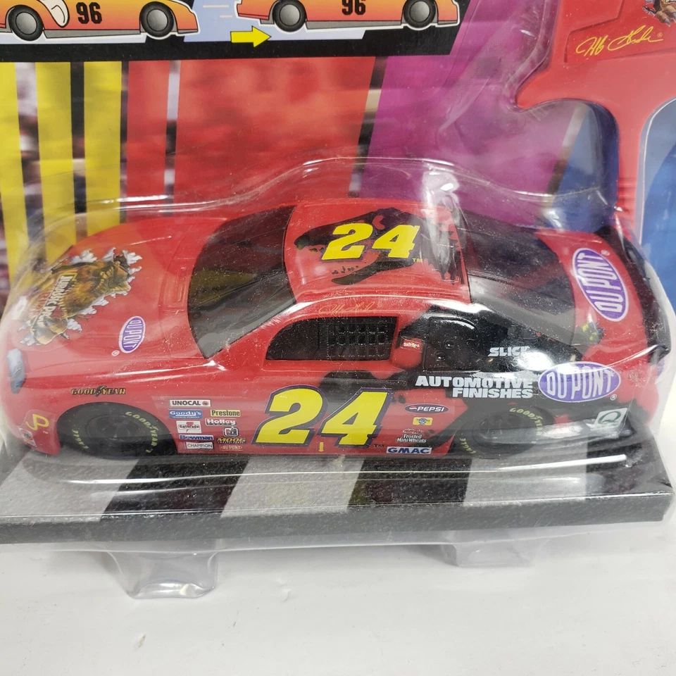 De colección Coleccionable NASCAR Rip Cord Racer Jurassic Park Gordon #24 Du Pont Racin Foto 2 de 4