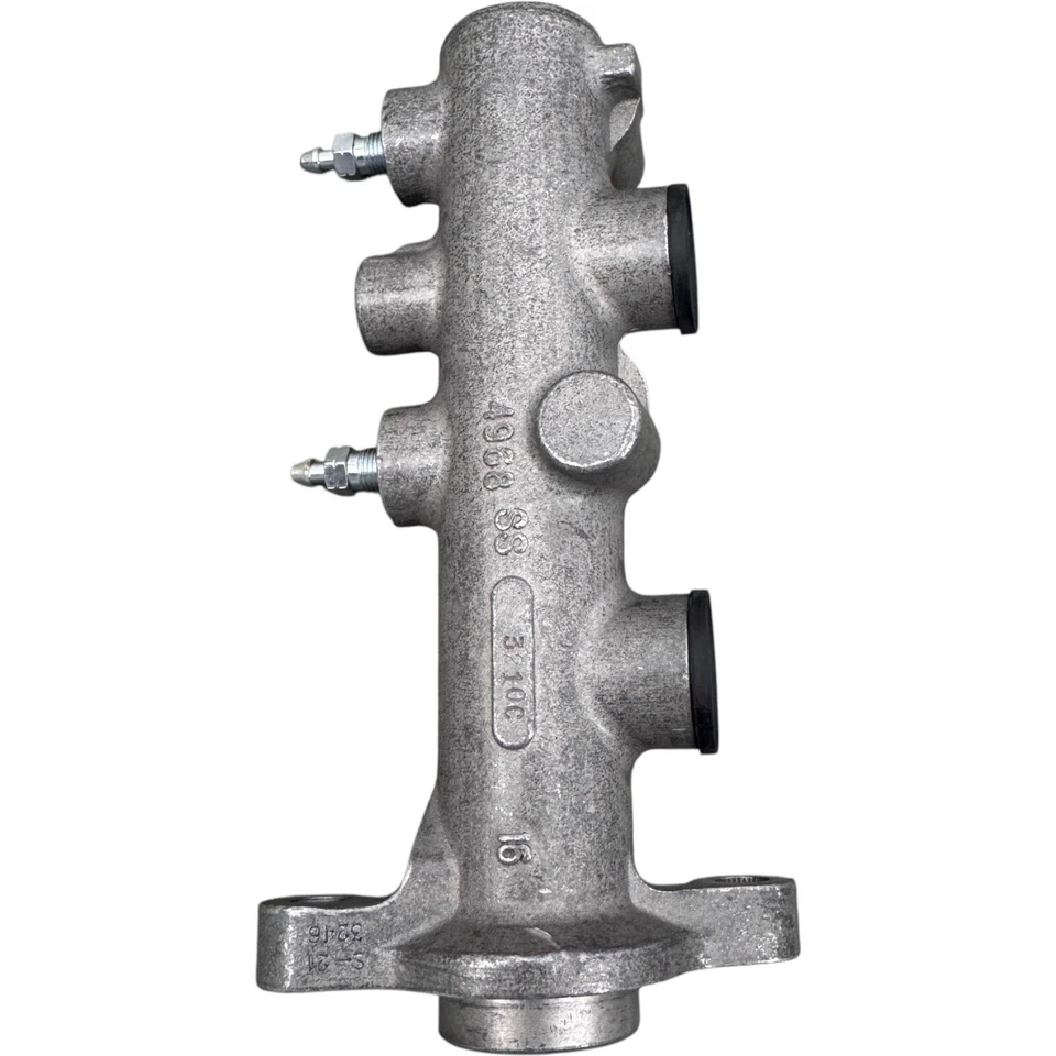 Cilindro maestro REMAN CQ 10-2937 1999 2000 2001 2002 2003 2004 Ford Mustang 4,6 Foto 2 de 4