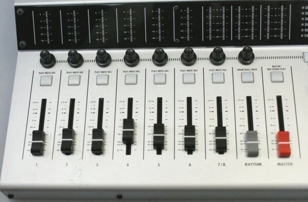 Zoom HD8 Analog MTR Hard Disc Recording - Image 3 of 4