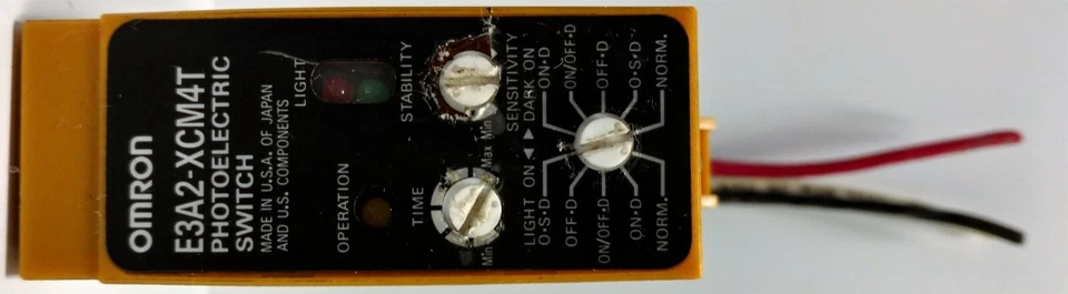 Omron E3A22-XCM4T Photoelectric Sensor - Image 2 of 4