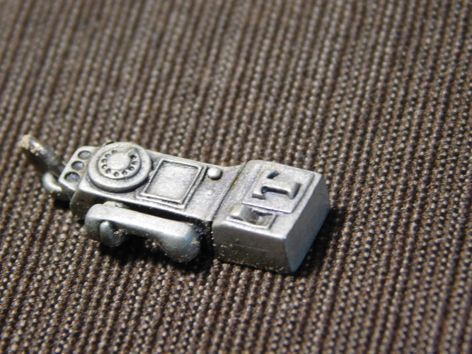 VINTAGE  STERLING SILVER MINI TELEPHONE CHARM - Image 4 of 4