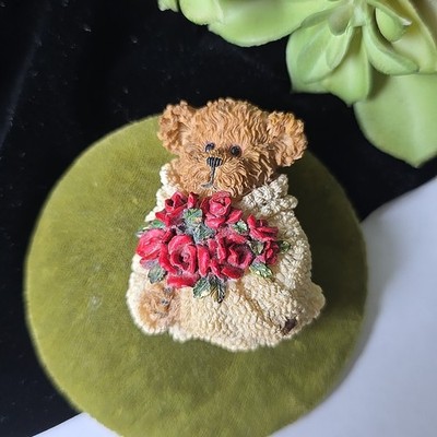 Vintage Boyds Bears Resin Teddy Bear With Roses Pin Brooch